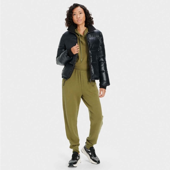 Ugg Izzie Puffer Jacket in Black Size Small - Picture 4 of 15